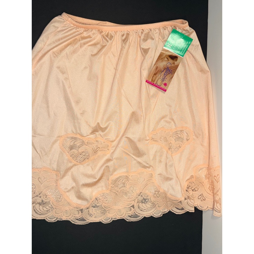 Ilusion Vintage Peach Nylon Half Slip Lace Heart Hem Non-Cling Size 34 NWT
